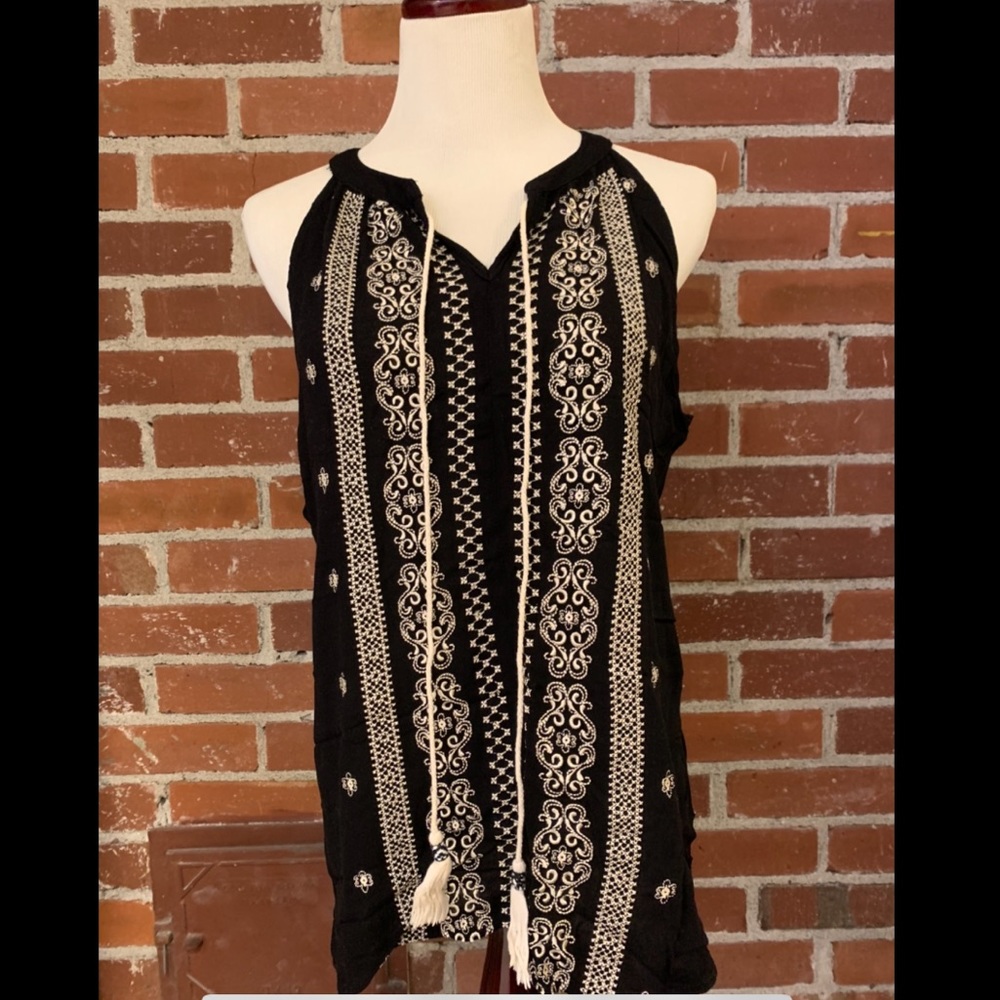 Bobeau Black Embroidered Tunic Tank - Size M